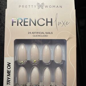 French Luxe Artificial Nails - Cream 24 Artificial Nails